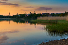 Auringonlasku Töölönlahden yllä